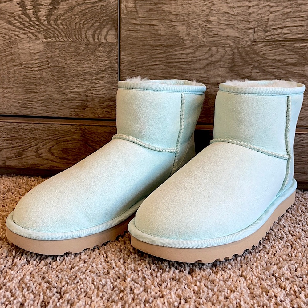 UGG WOMEN'S CLASSIC MINI II